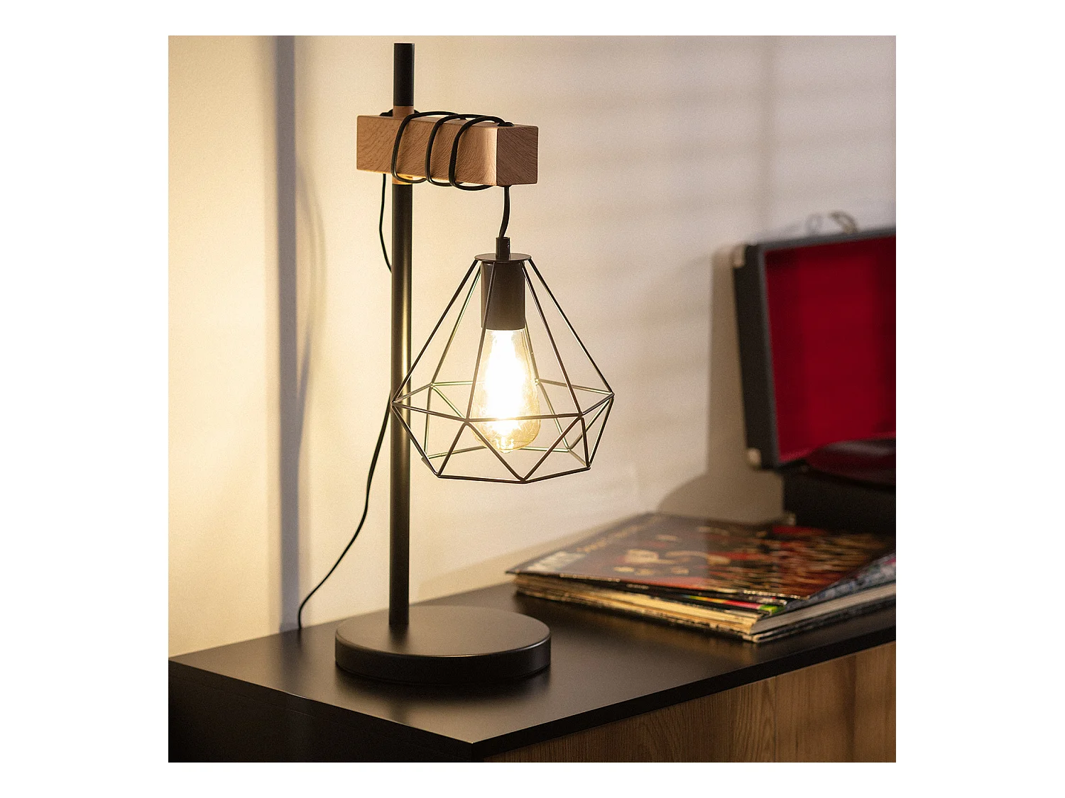 Lámpara de Mesa de Metal y Madera Sardo Negro