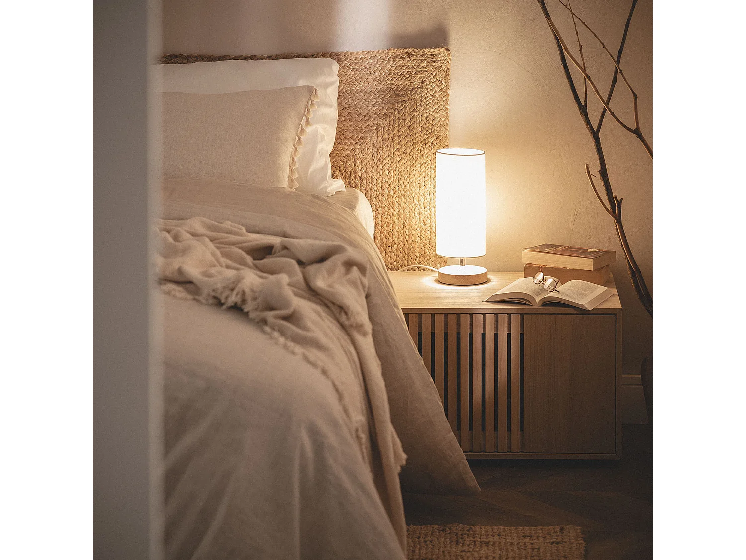 Lampada da Tavolo Legno e Tessuto Roundi Haarle Bianco