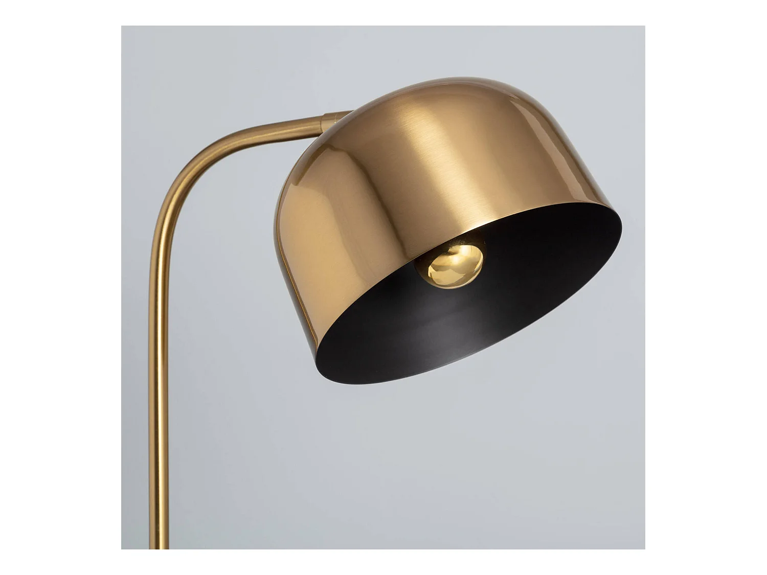 Lámpara de Mesa de Metal Kengele Dorado