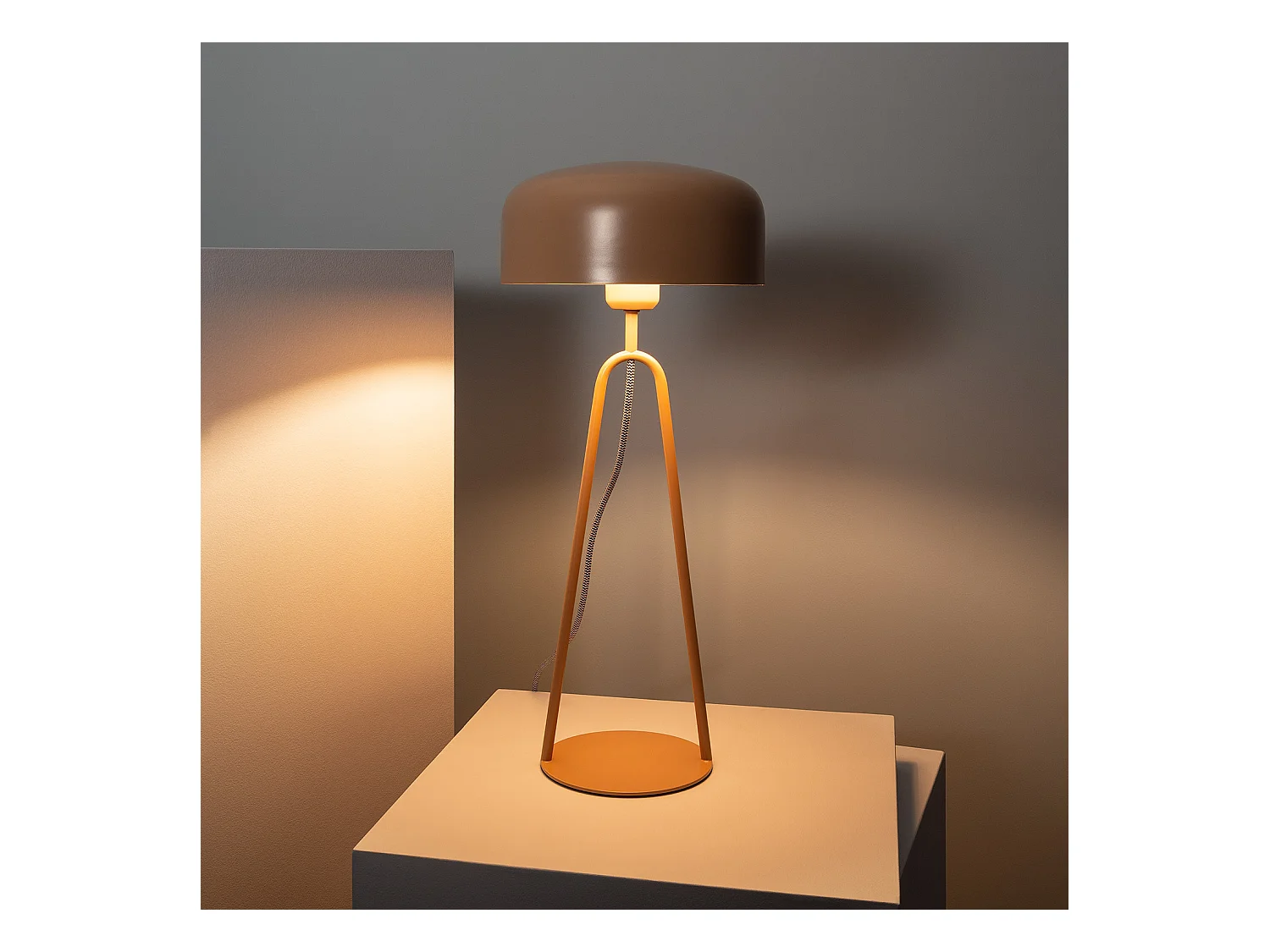 Lámpara de Mesa Metal Luca Beige