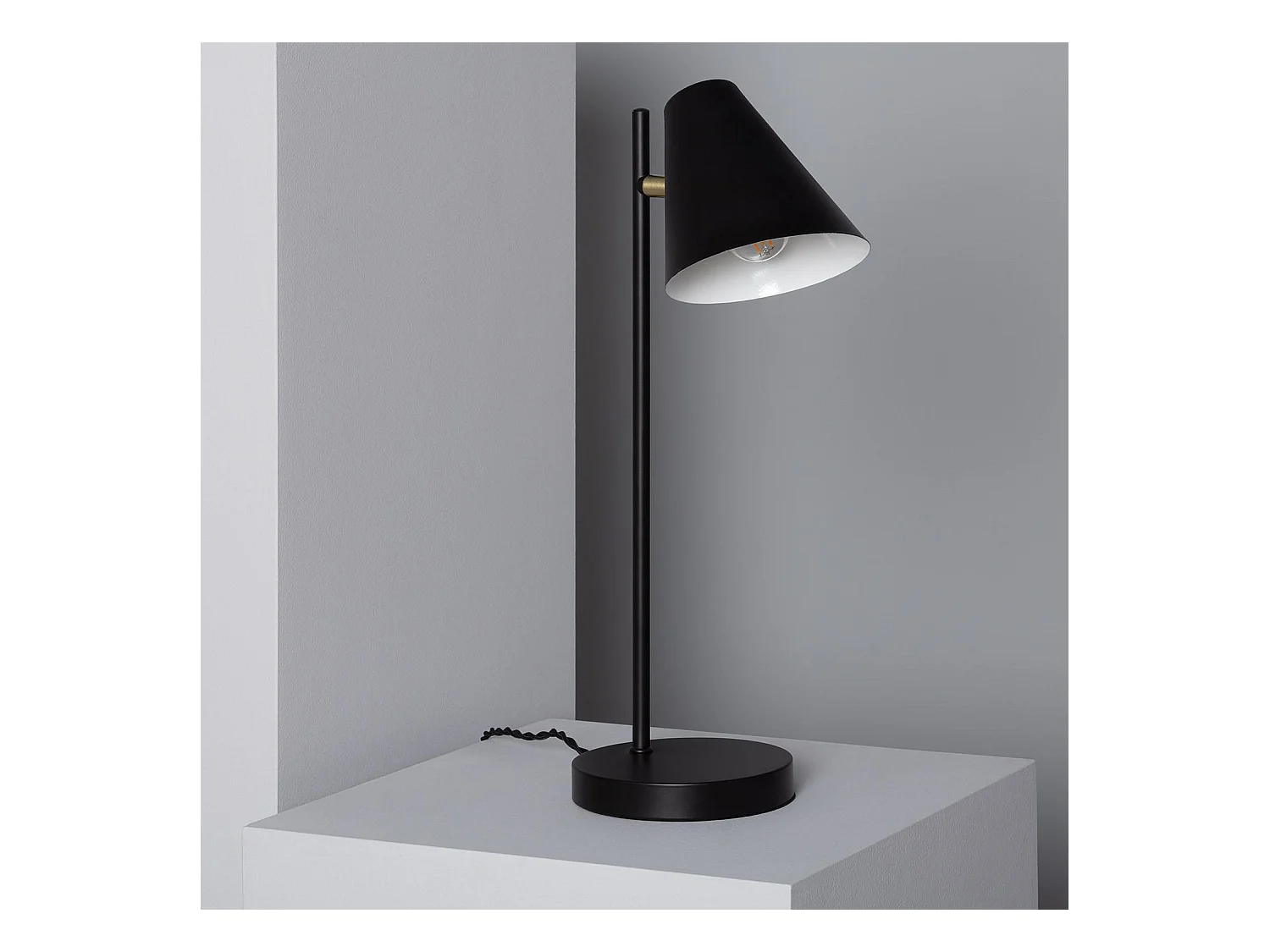 Lámpara de Mesa Metal Bowery Negro