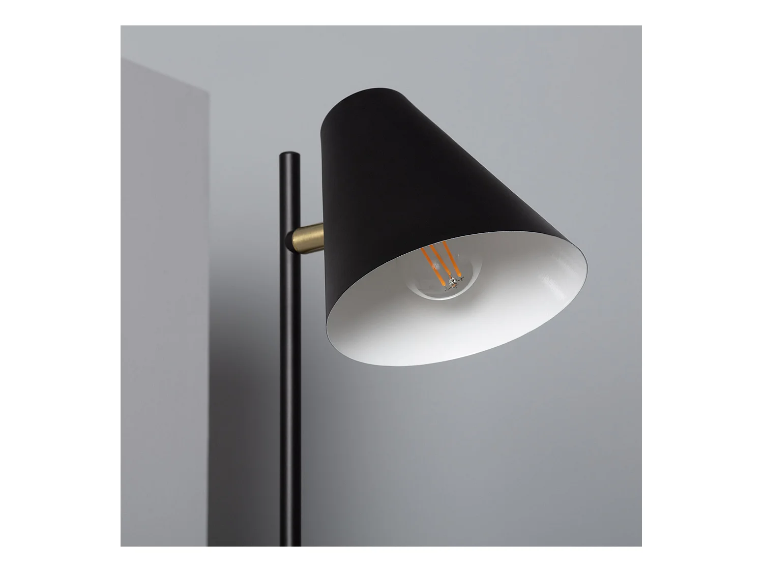 Lámpara de Mesa Metal Bowery Negro