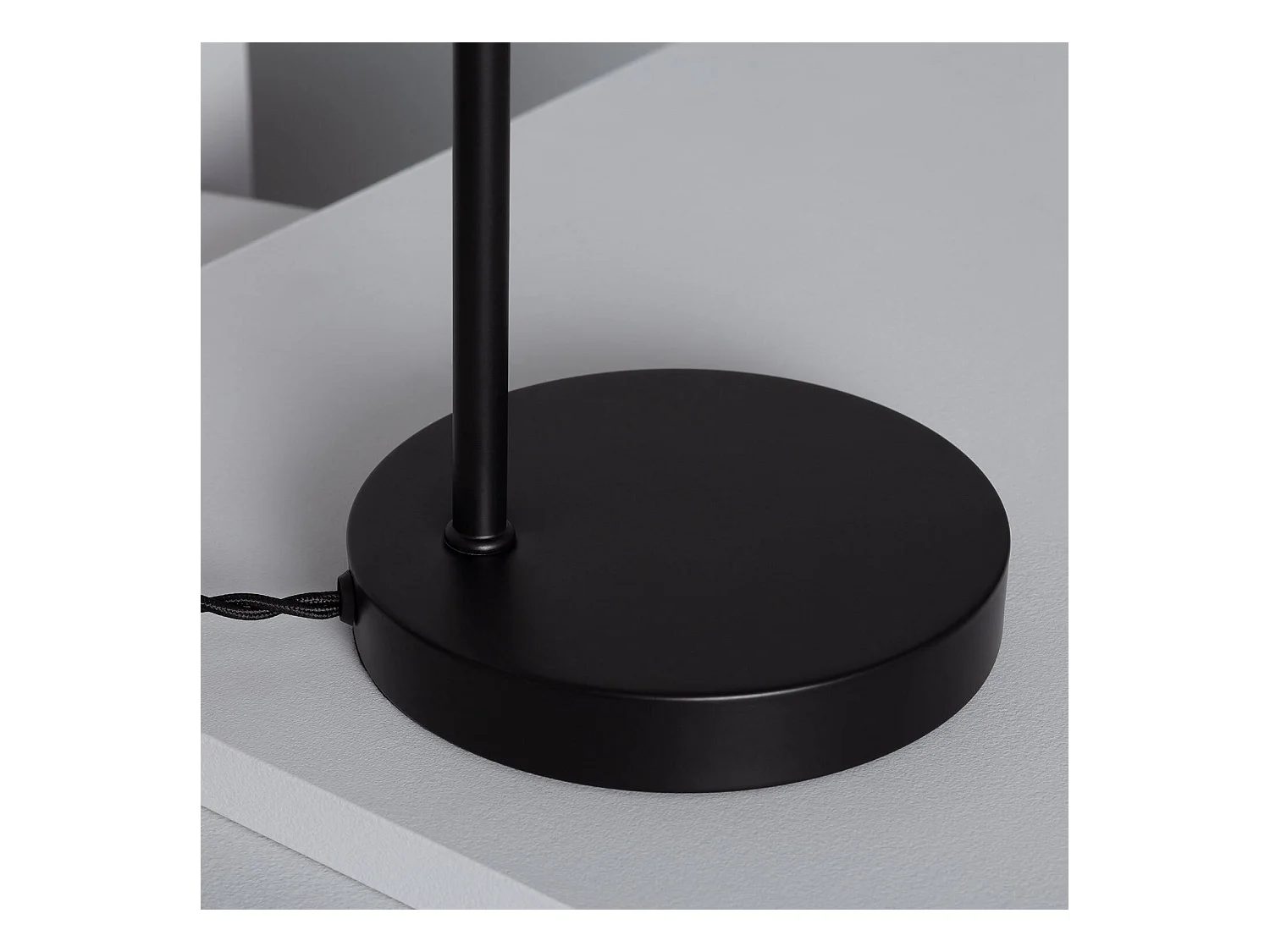 Lámpara de Mesa Metal Bowery Negro