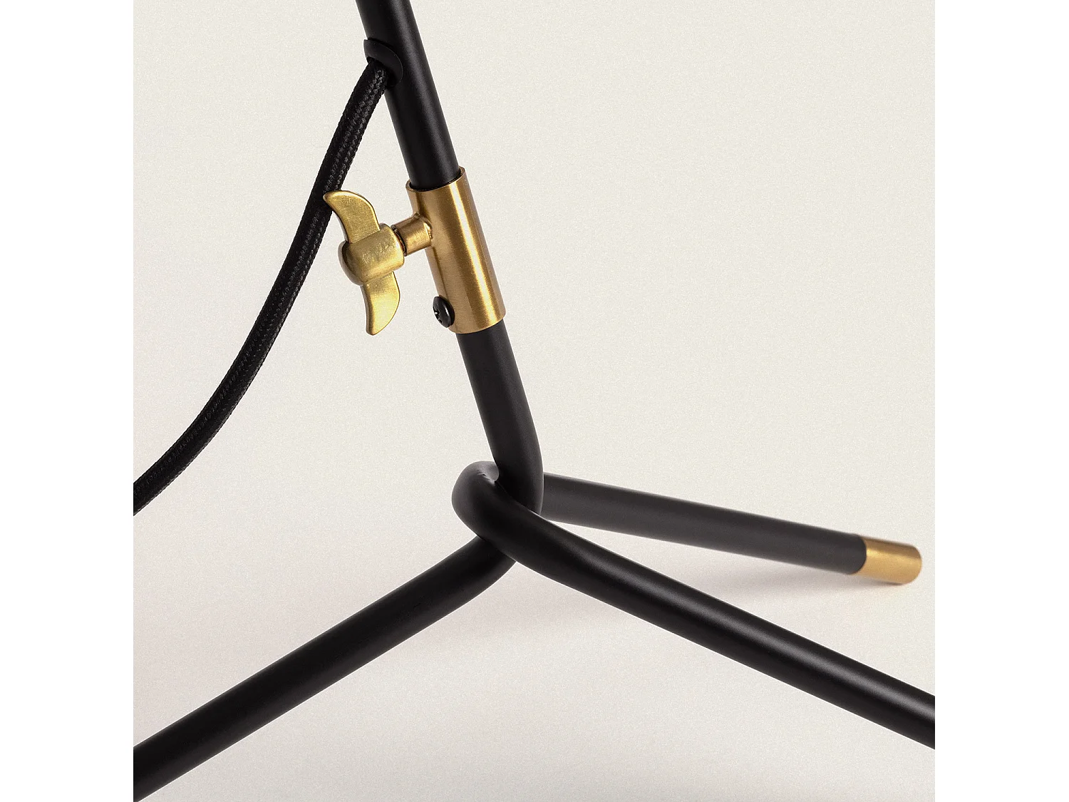 Lámpara de Mesa Metal Pericles Negro