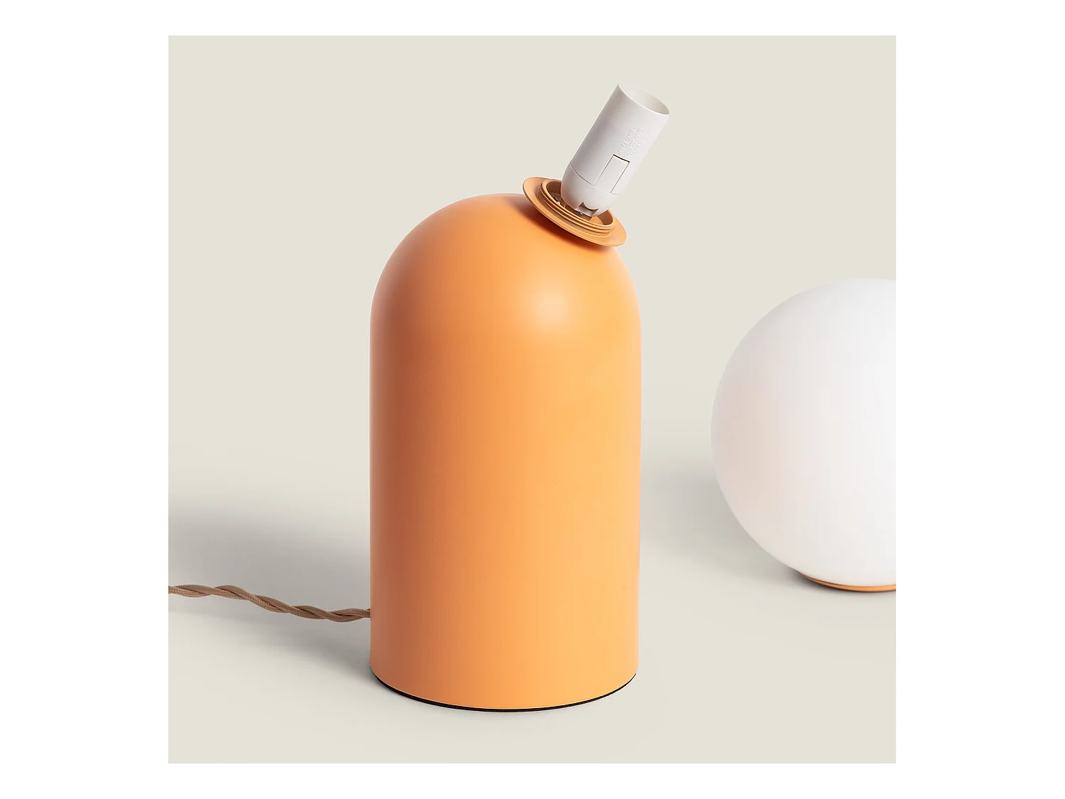 Lampe à Poser Métal Society Saumon mat