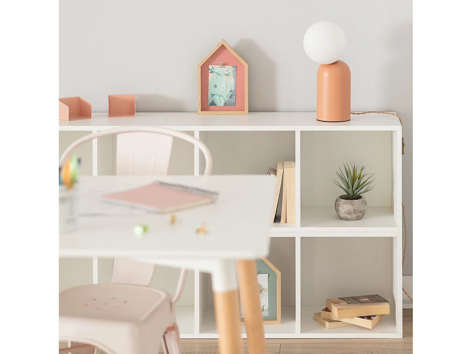 Lámpara de Mesa Metal Society Salmón Mate