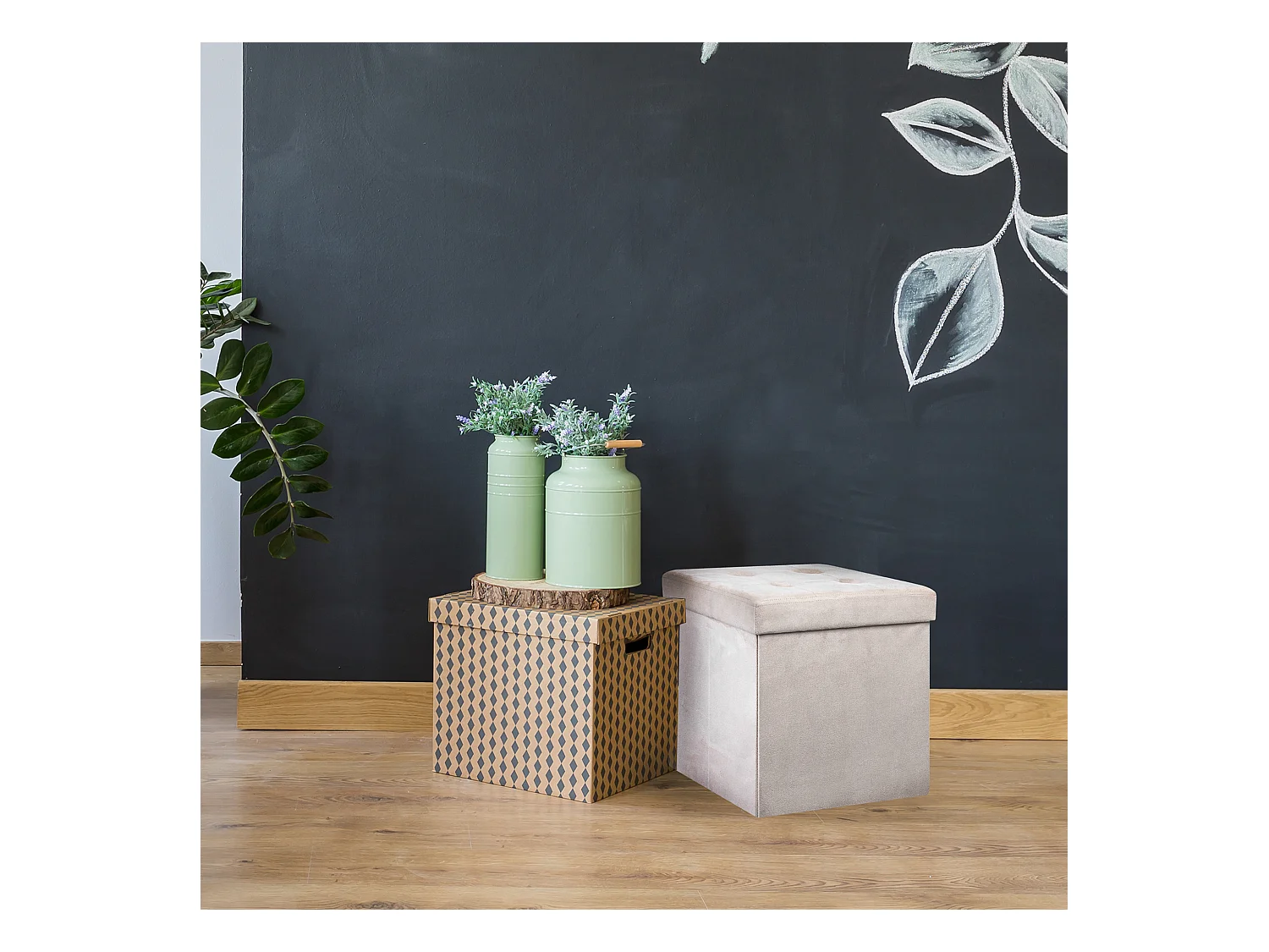 Pouf pieghevole in pelle scamosciata con seduta imbottita