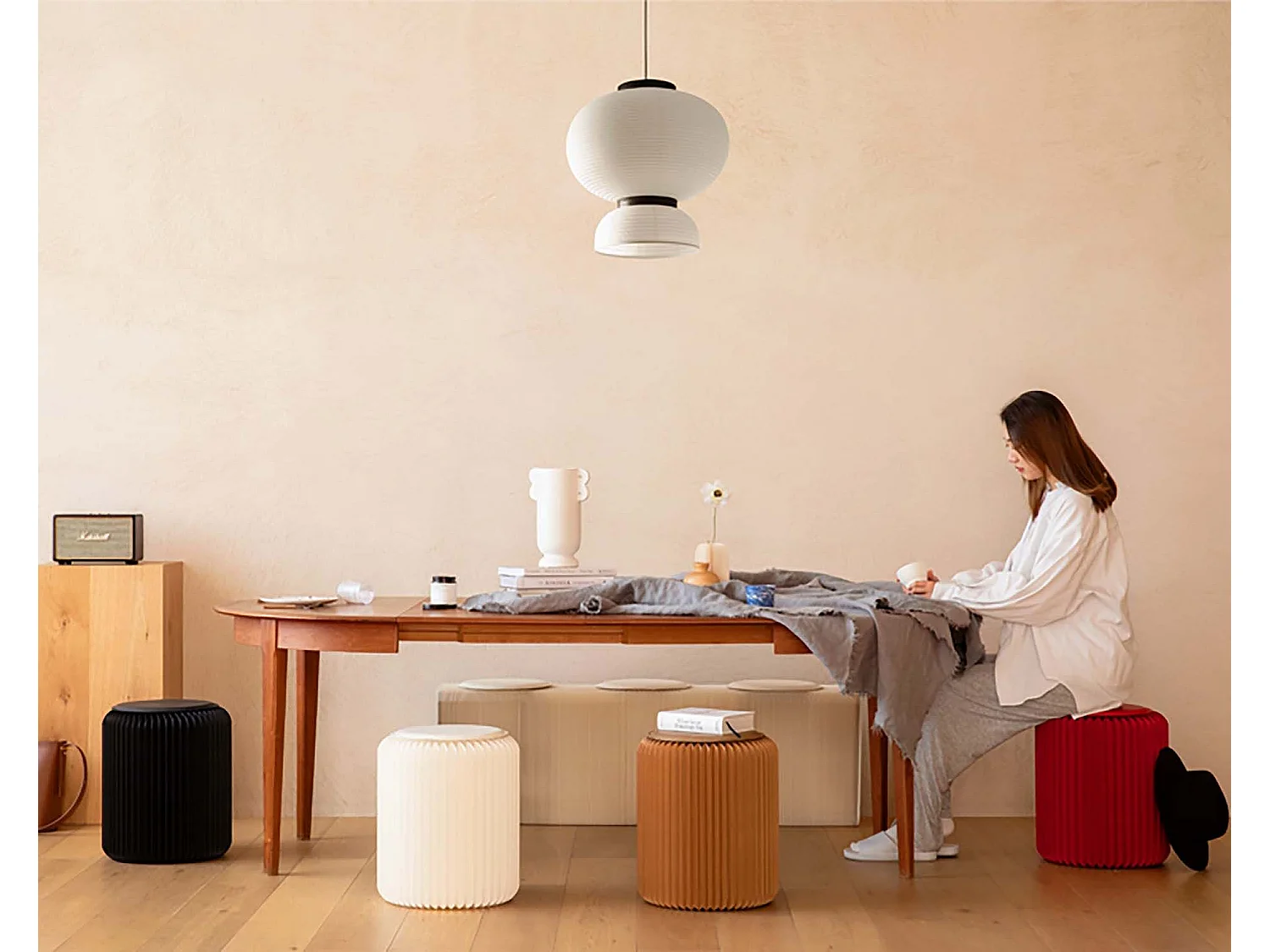 Pouf design en carton plié 35 cm