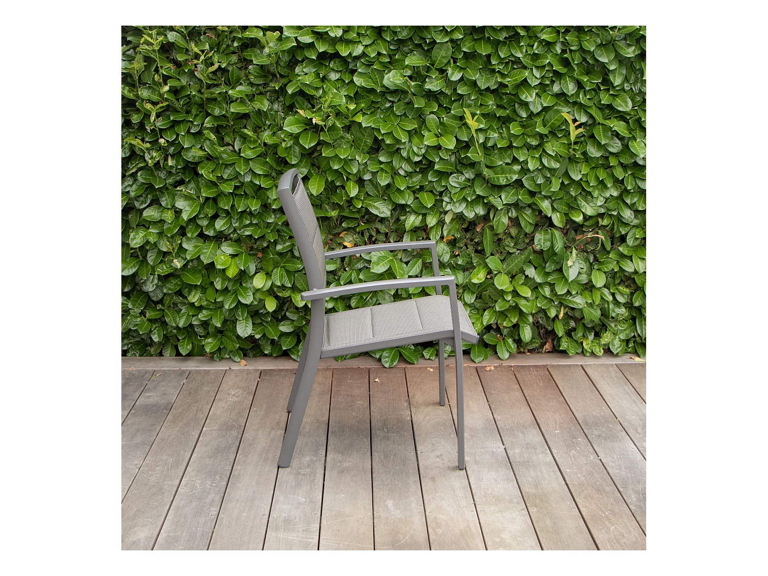 Fauteuil Modulo structure aluminium grise et assise textilène grise