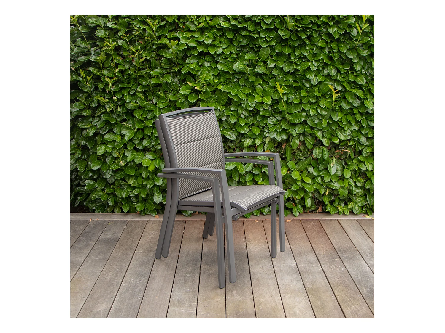 Fauteuil Modulo structure aluminium grise et assise textilène grise