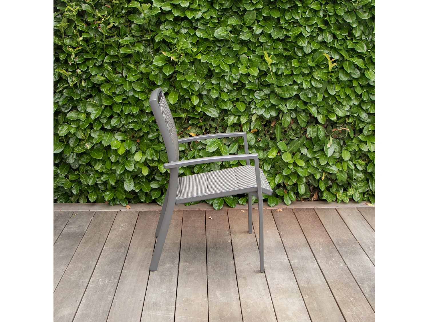 Fauteuil Modulo structure aluminium grise et assise textilène grise