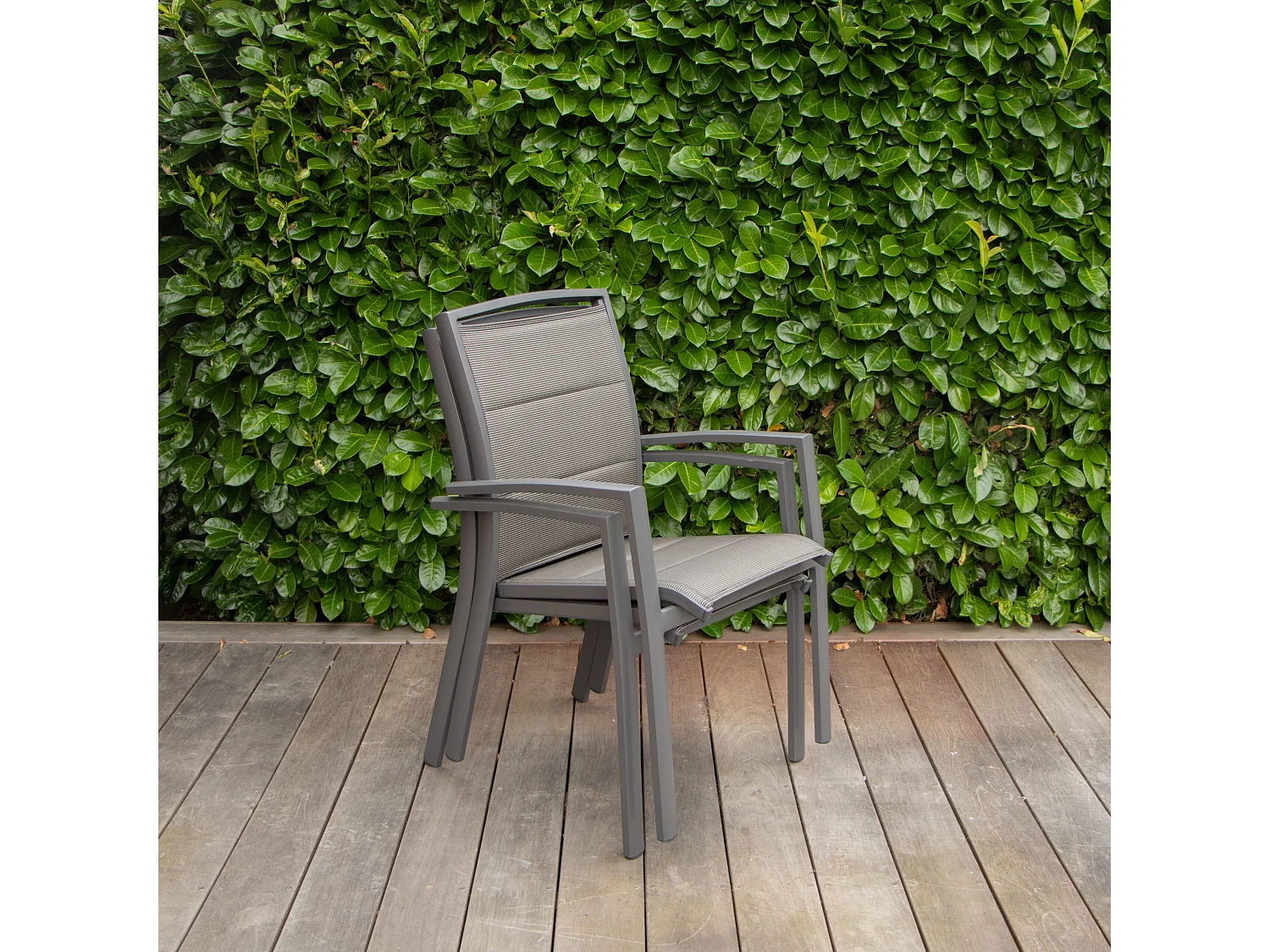 Fauteuil Modulo structure aluminium grise et assise textilène grise