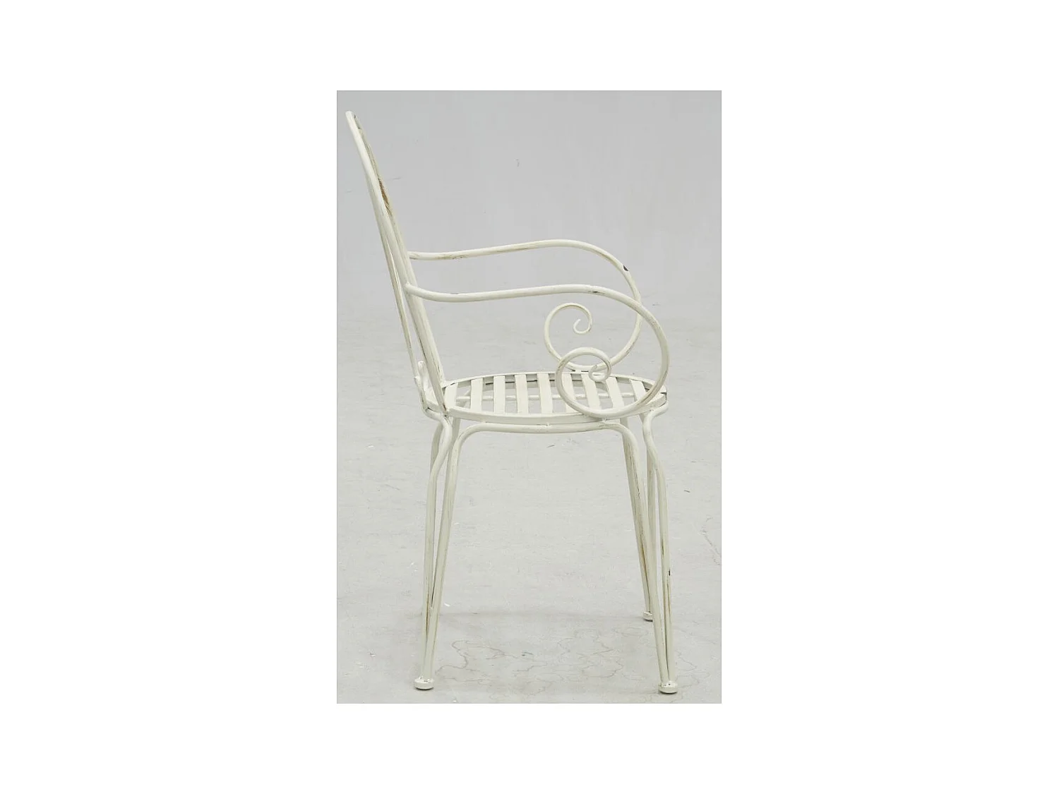 Fauteuil en métal vieilli