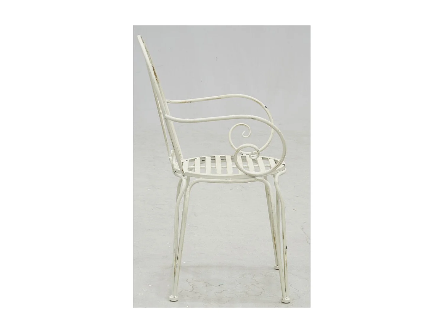 Fauteuil en métal vieilli