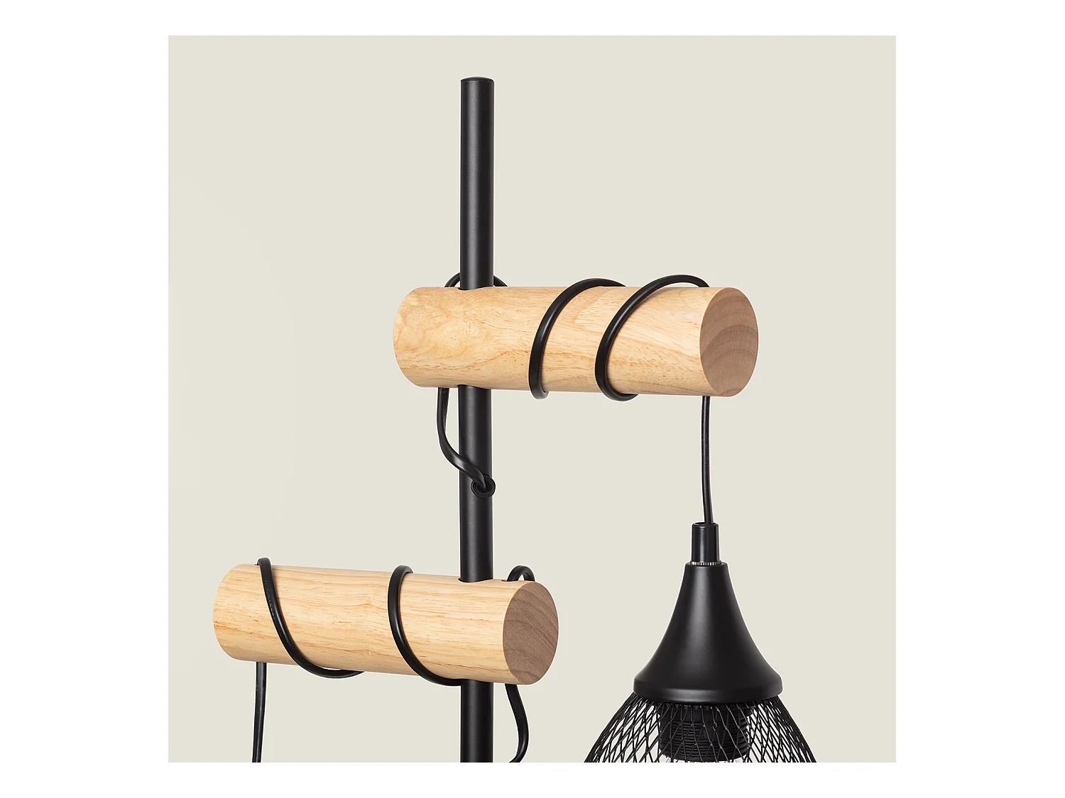 Lámpara de Pie Monah Negro