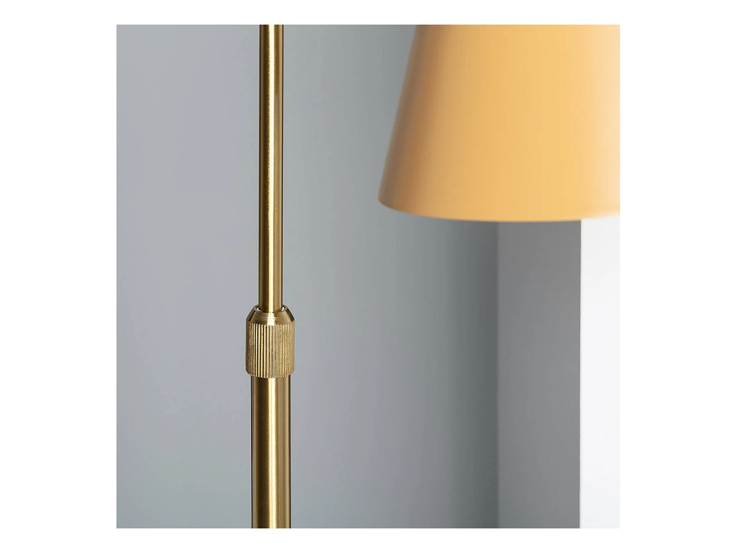 Lámpara de Pie Aluminio y Mármol Vinci Dorado