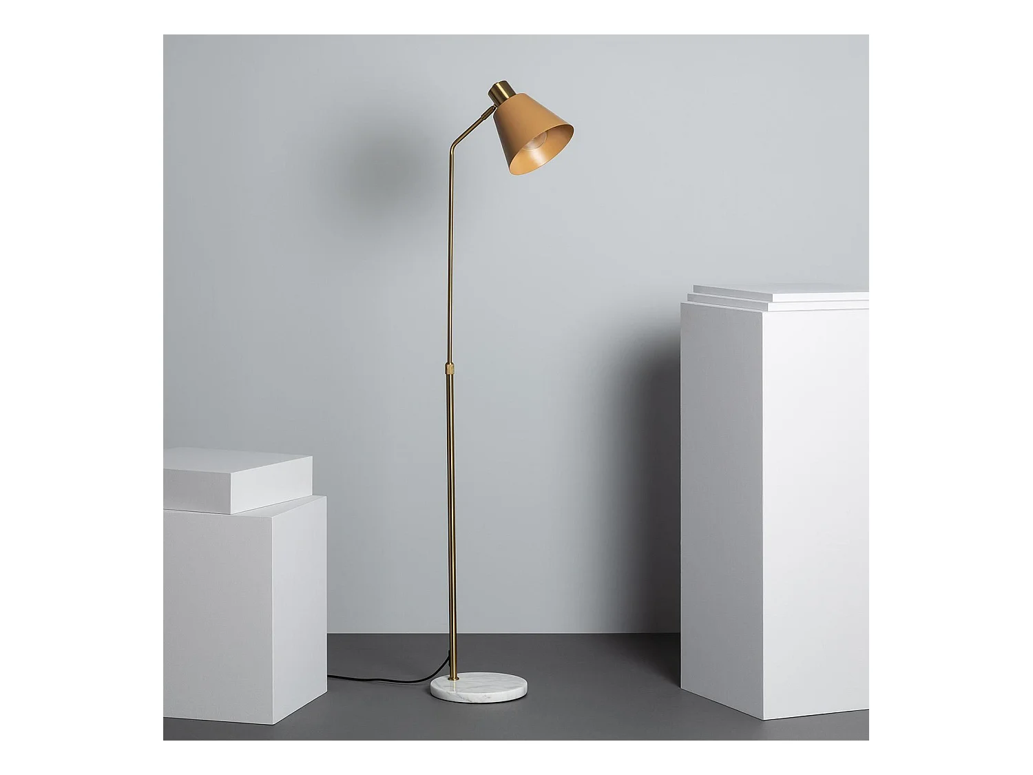 Lampadaire Aluminium et Marbre Vinci  Doré