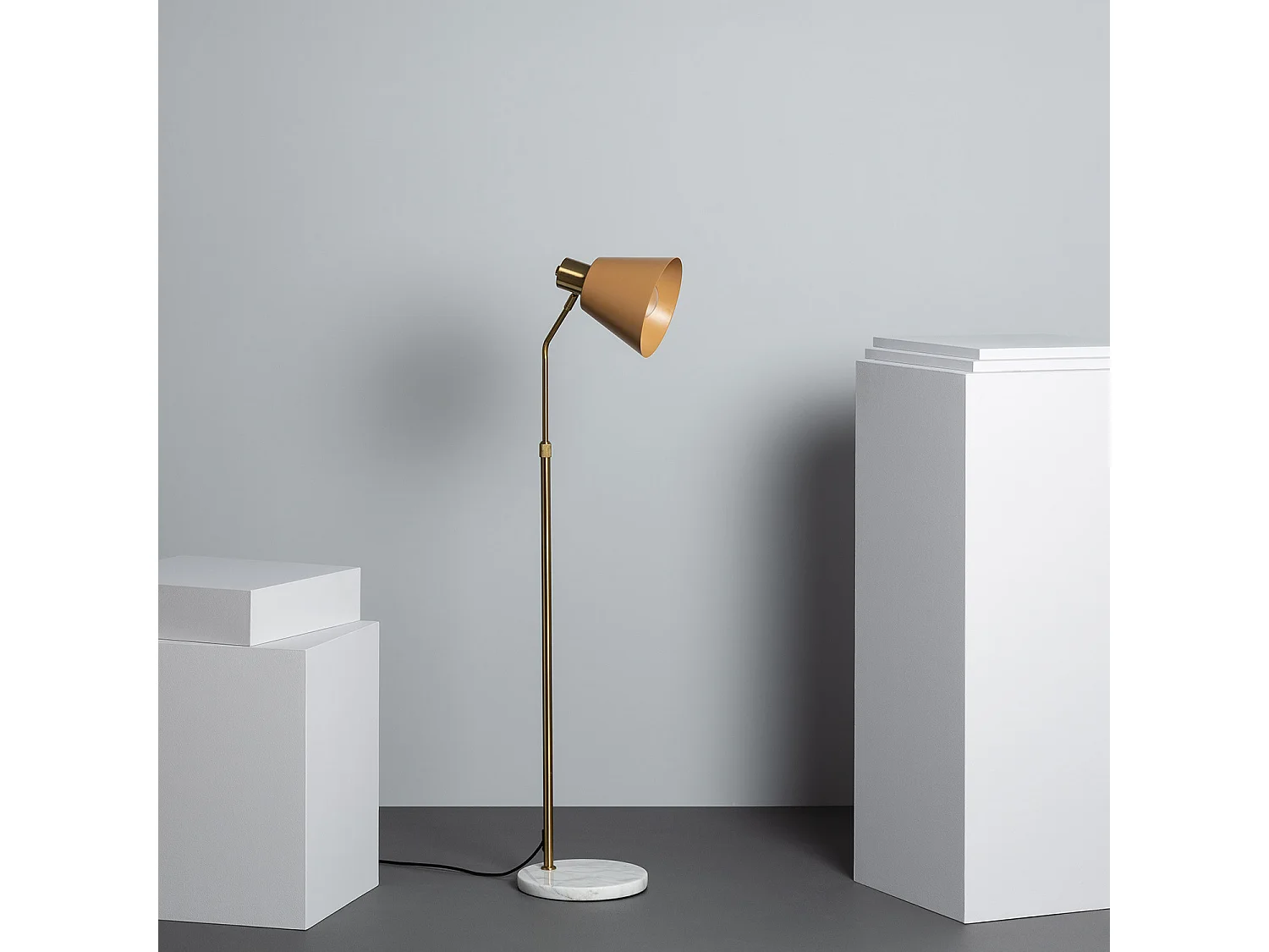 Lampadaire Aluminium et Marbre Vinci  Doré