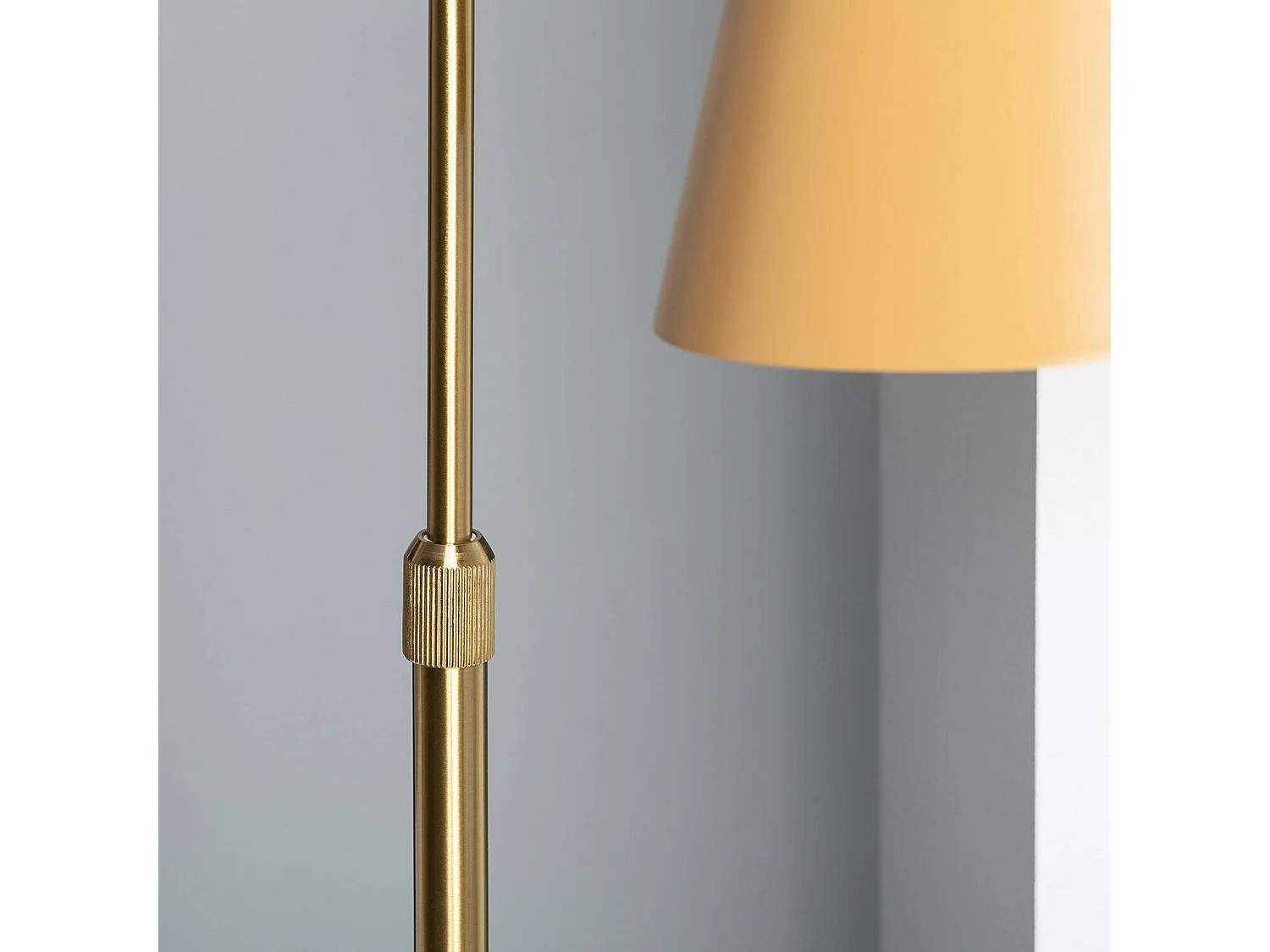 Lampadaire Aluminium et Marbre Vinci  Doré