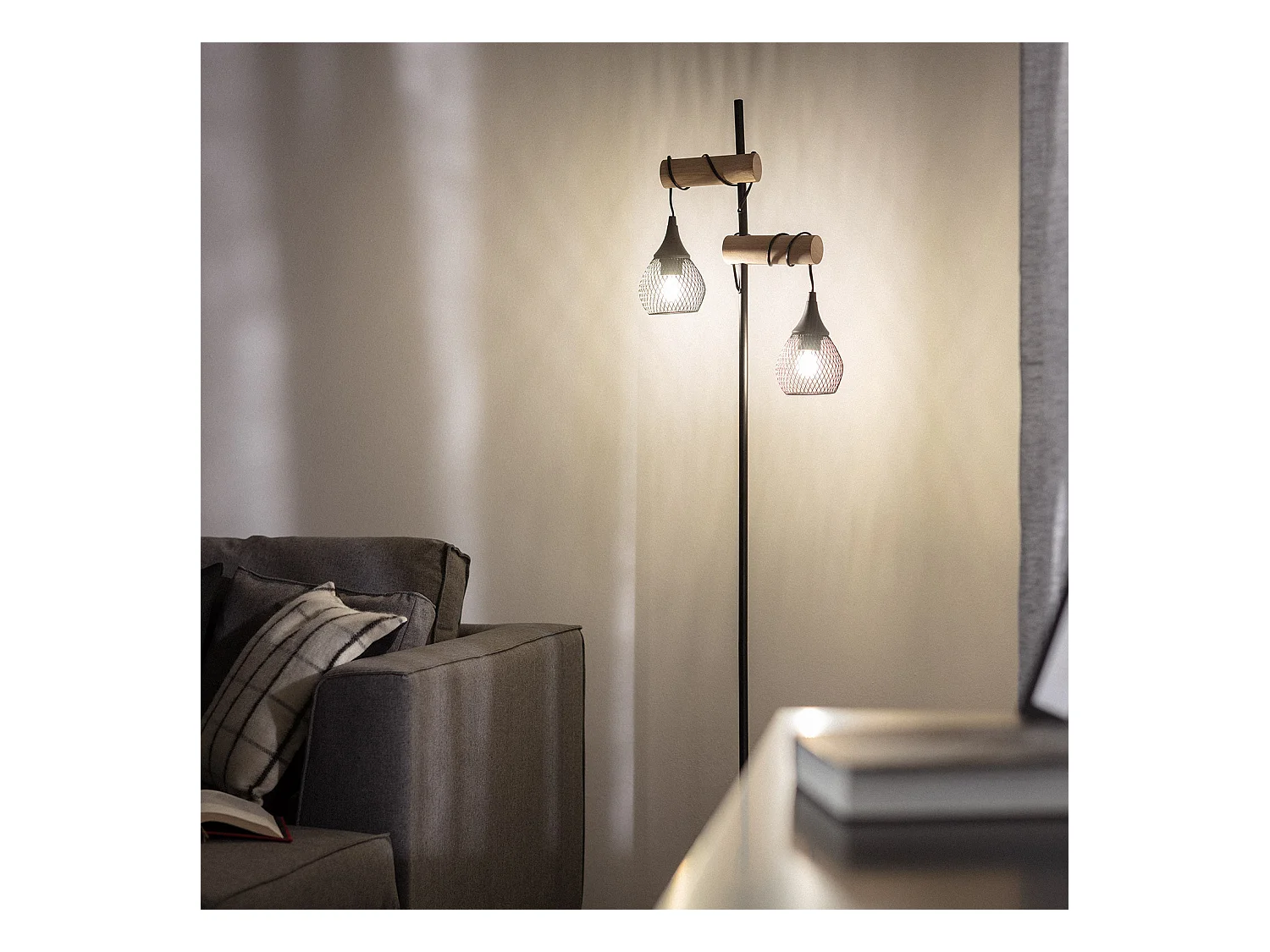 Lampada da Terra Monah Wi-Fi con Regolatore Nero