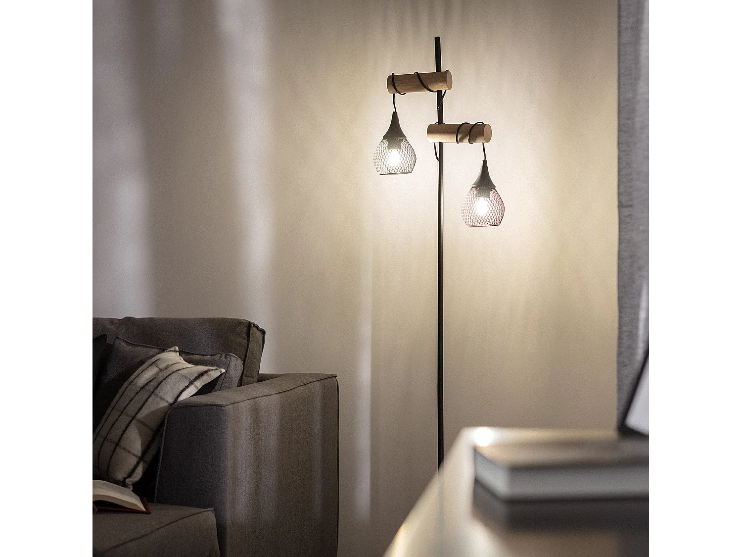 Lampada da Terra Monah Wi-Fi con Regolatore Nero