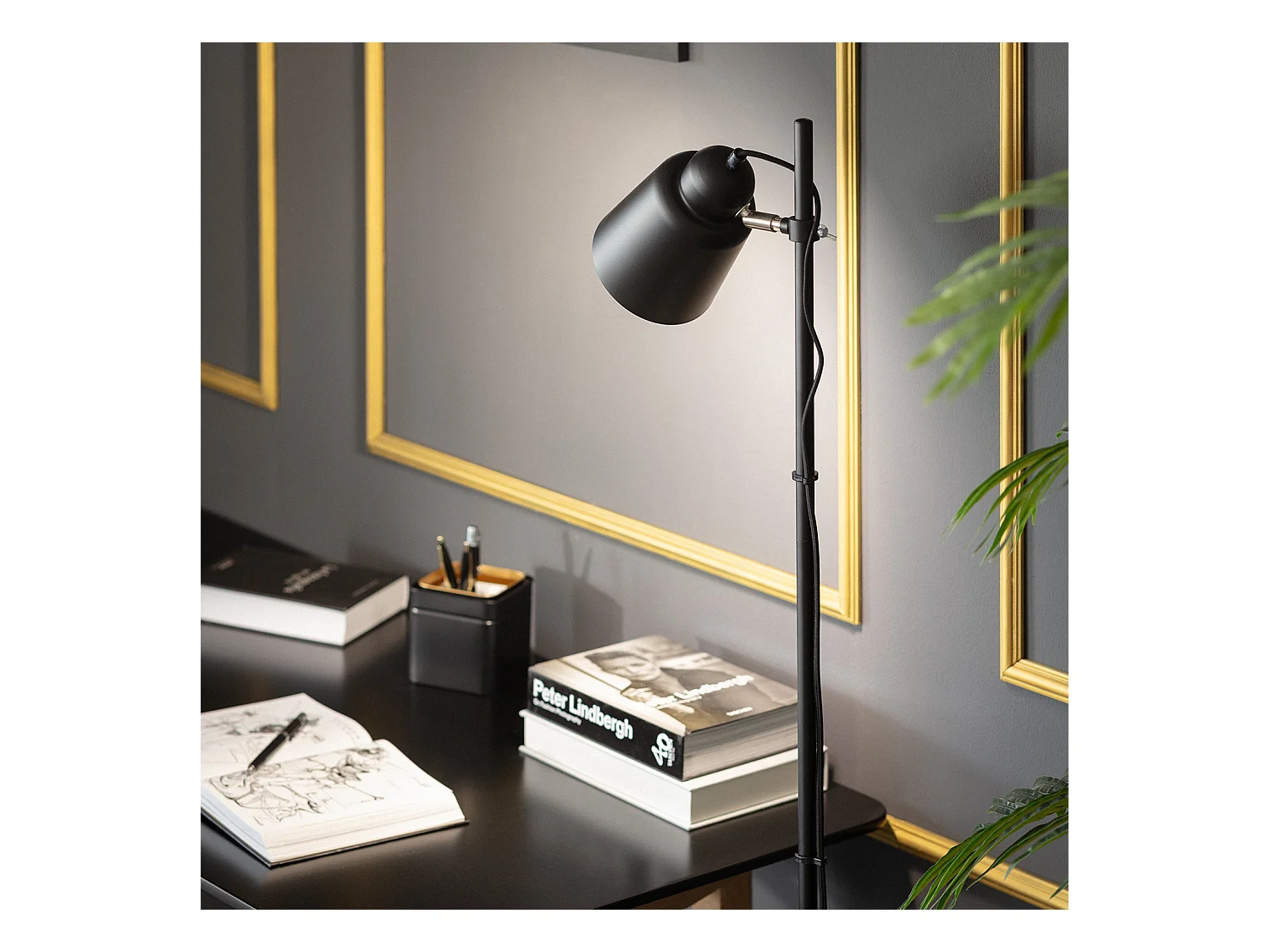 Lámpara de Pie de Metal Ulux Negro