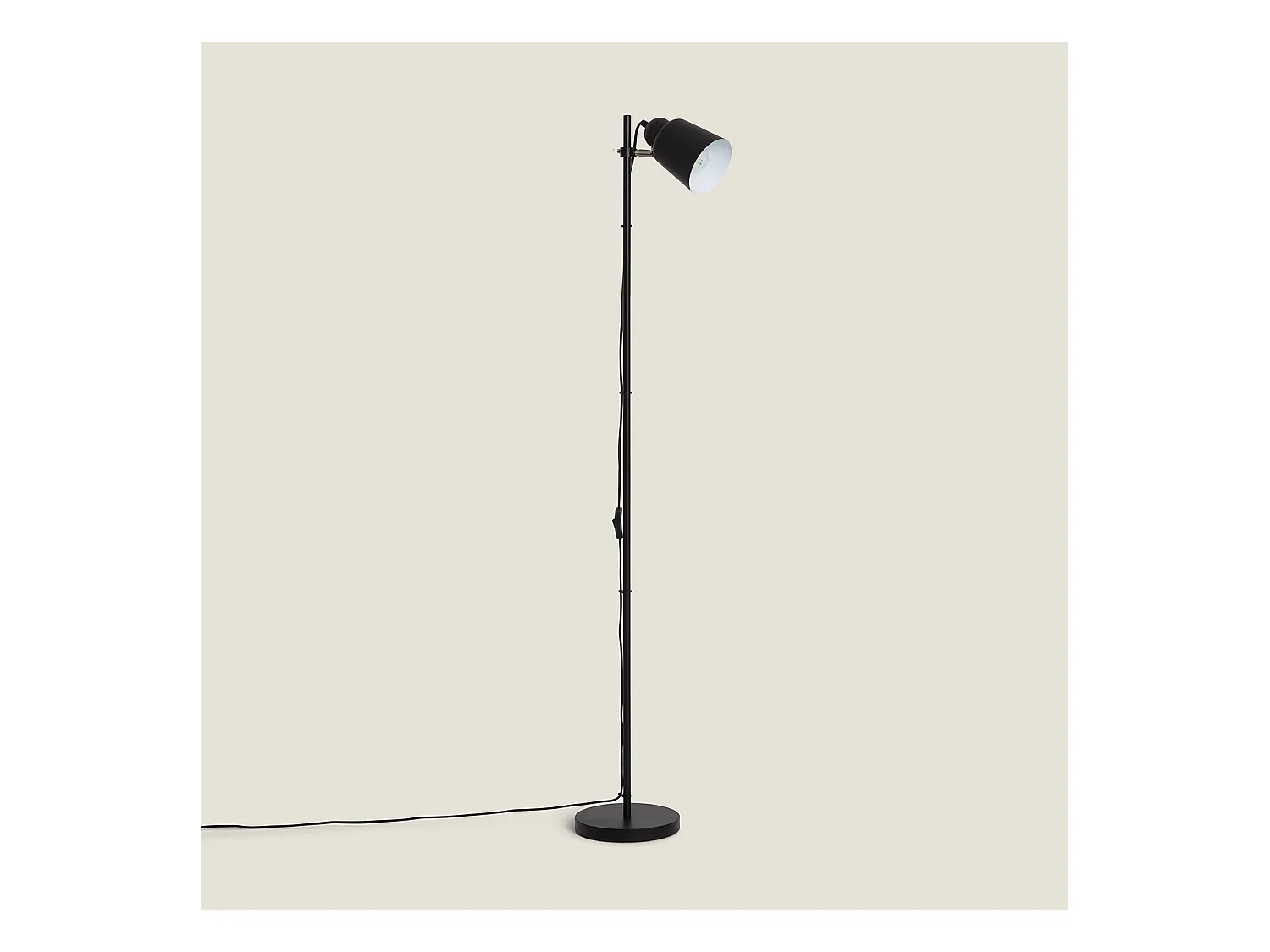 Lámpara de Pie de Metal Ulux Negro