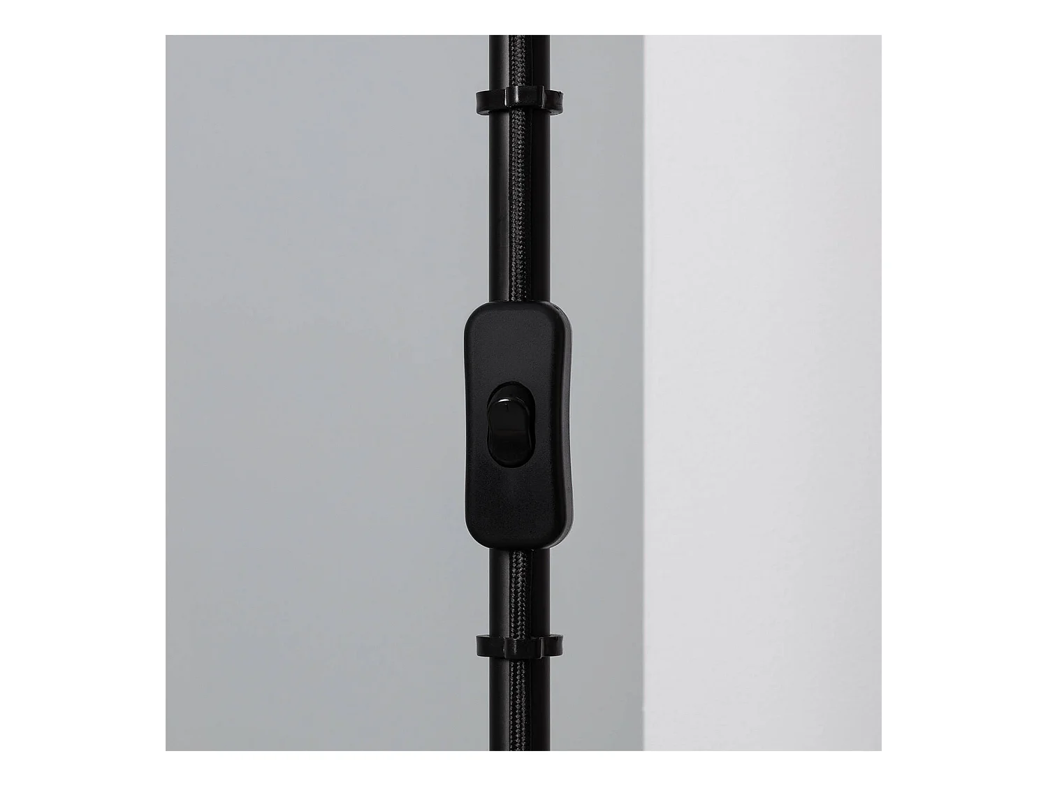 Lámpara de Pie de Metal Ulux Negro