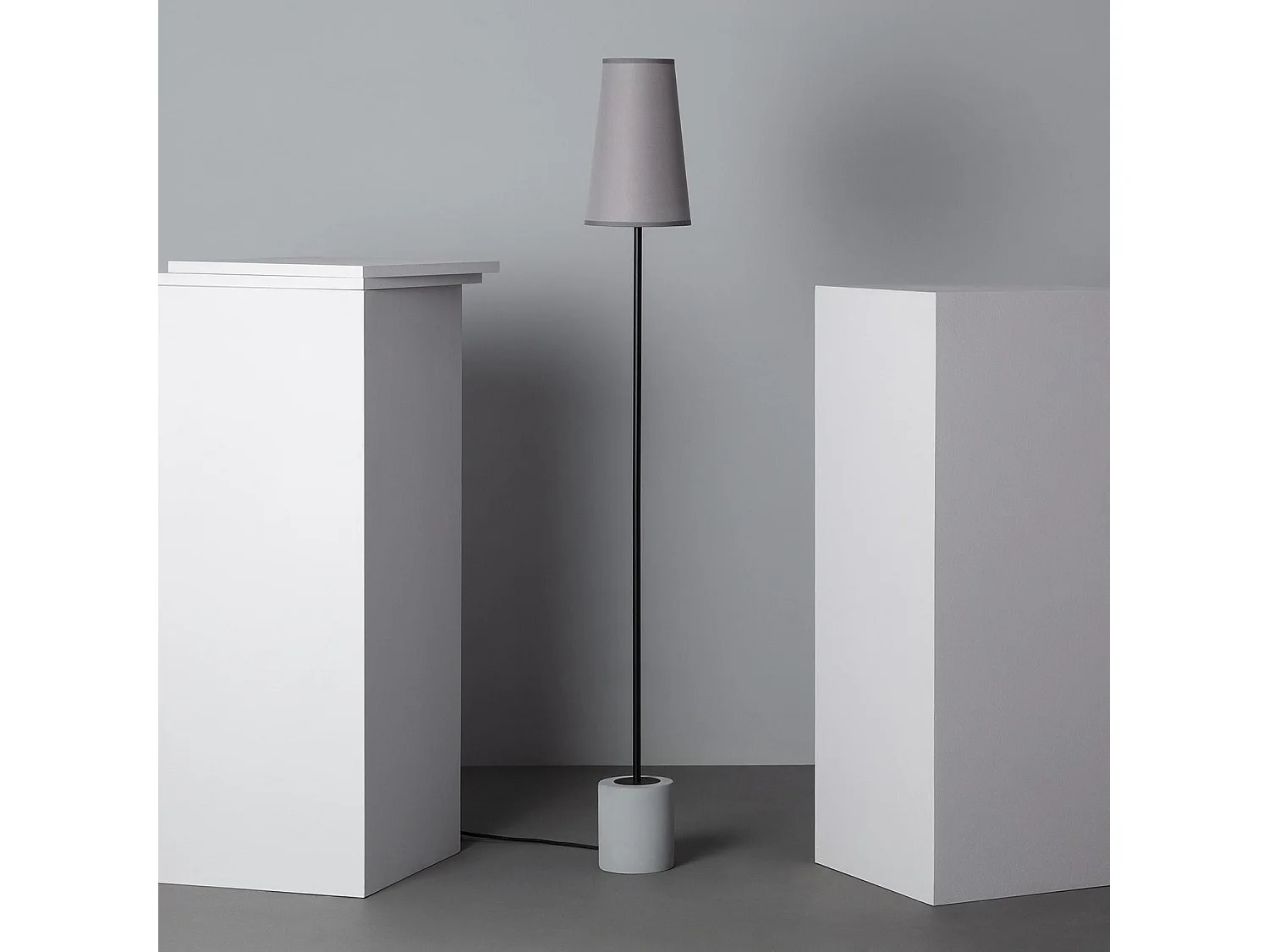 Lampadaire Ciment et Fer Betonas Gris