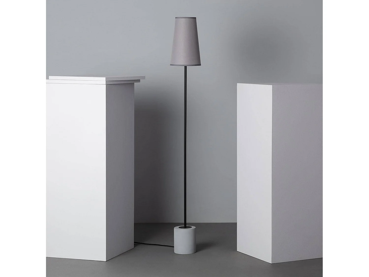 Lampadaire Ciment et Fer Betonas Gris