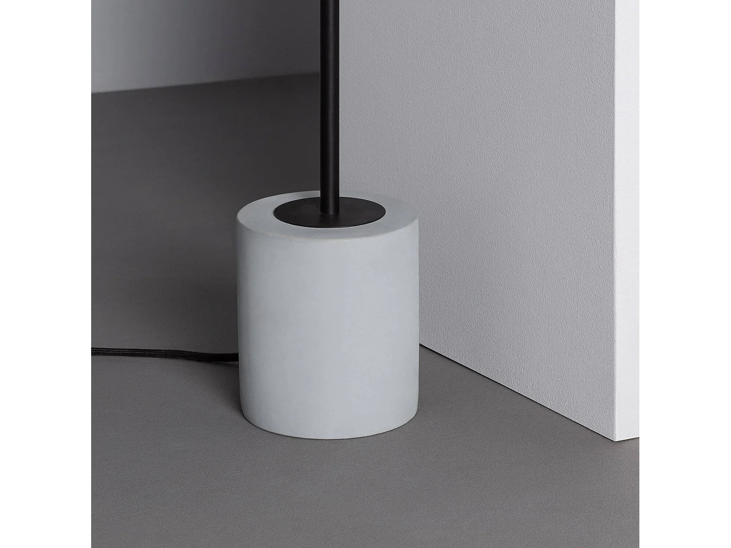 Lampadaire Ciment et Fer Betonas Gris