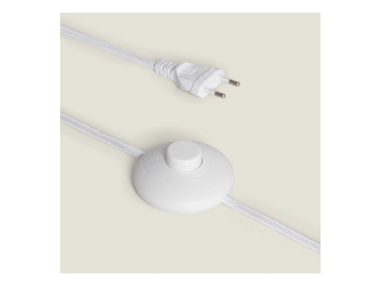 Lámpara de Pie de Ratán y Metal Baracoa Blanco