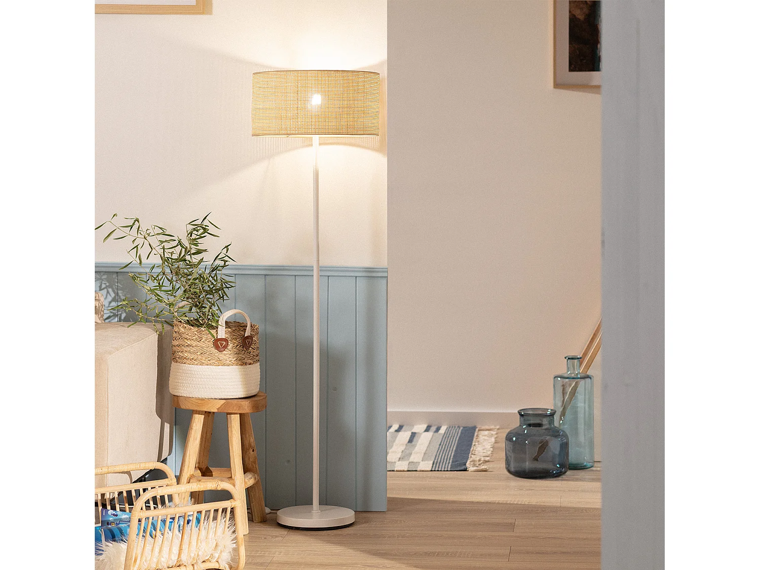 Lampadaire Rotin et Métal Baracoa Blanc