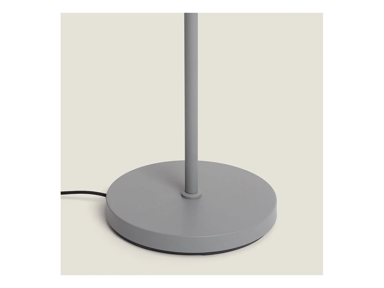 Lámpara de Pie de Metal Wifi con Regulador Silinda Gris