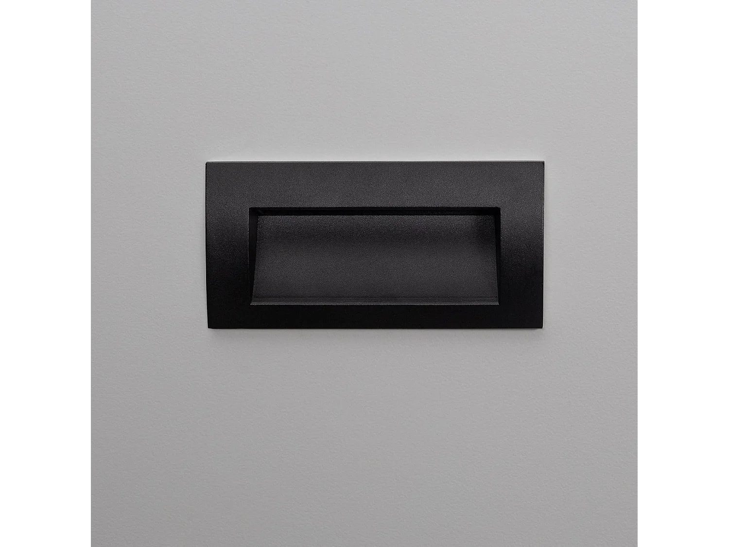 Balise LED Extérieure 4W Encastrable au Mur Rectangulaire Edulis Noire 2700K Blanc chaud