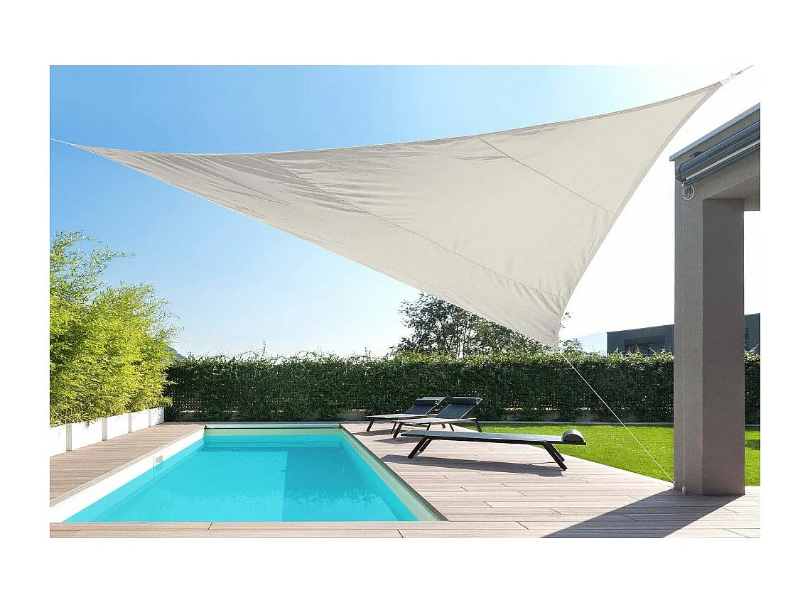 Toile d'ombrage triangulaire 5 mètres
