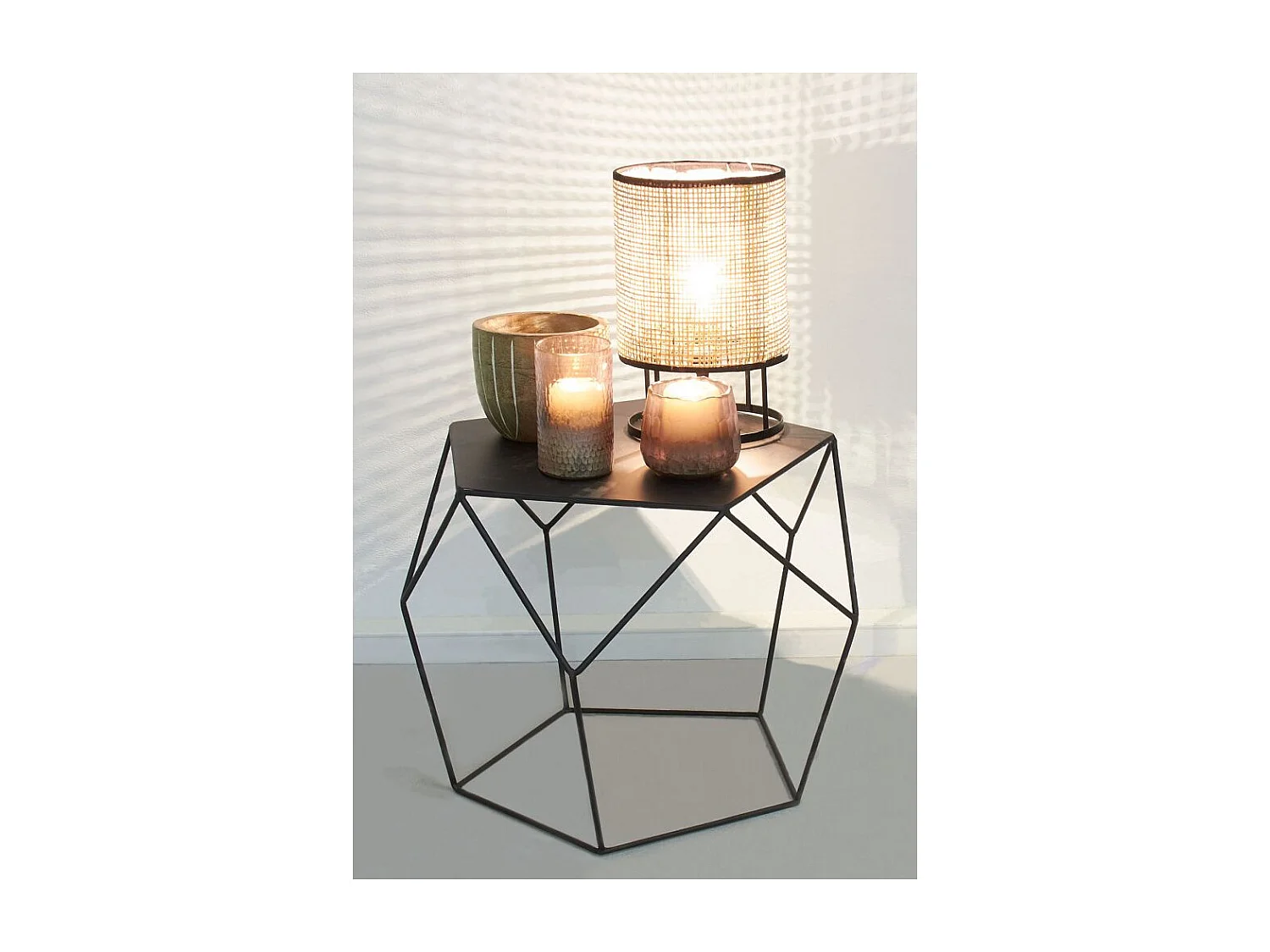 Runde Schreibtischleuchte aus Metall mit Flechtwerk