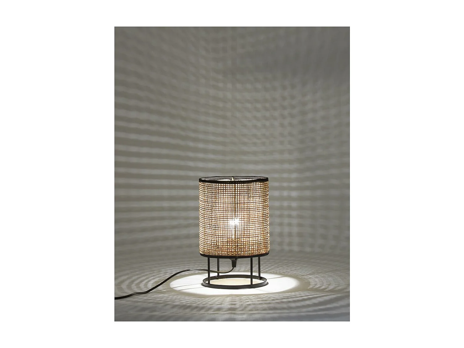 Runde Schreibtischleuchte aus Metall mit Flechtwerk