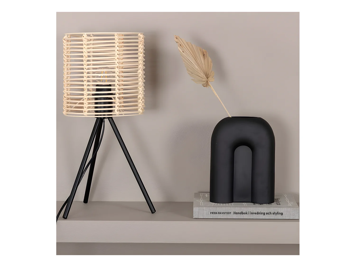 Lampada da tavolo in acciaio e rattan Fence