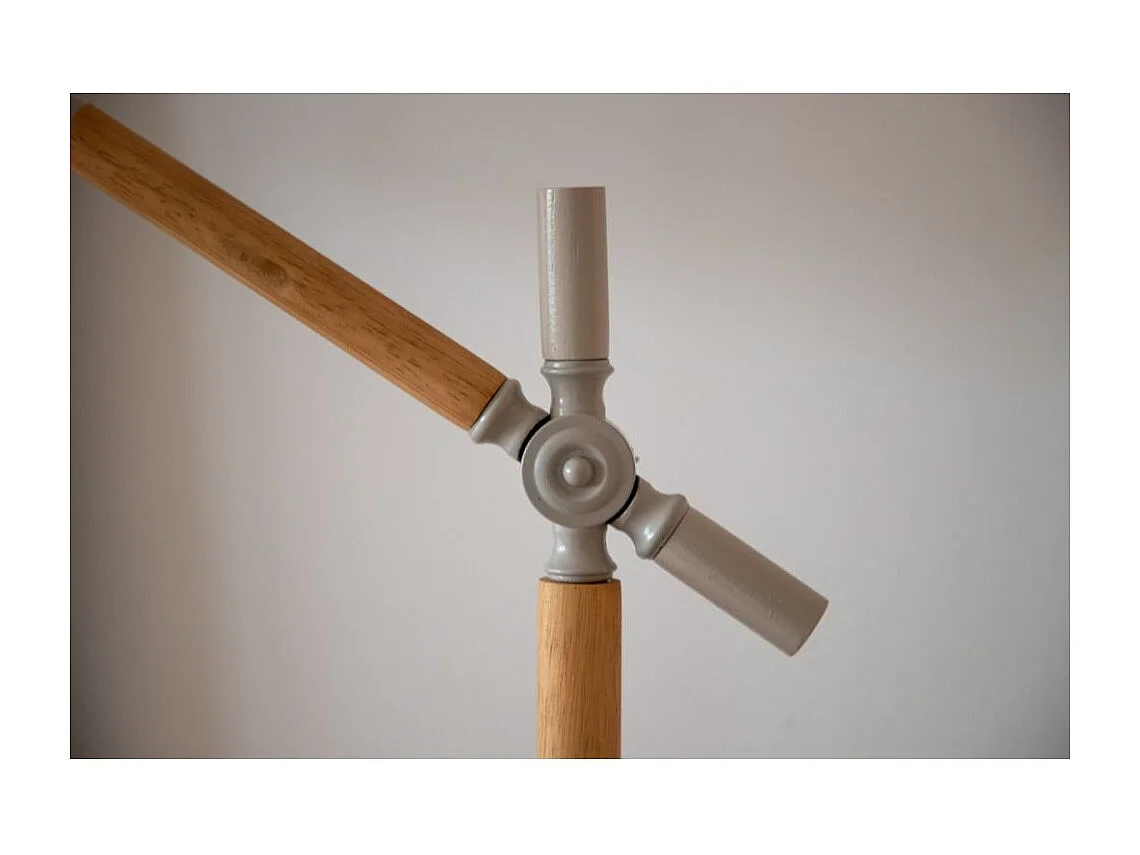 Tischlampe aus Holz und Stahl Dennis