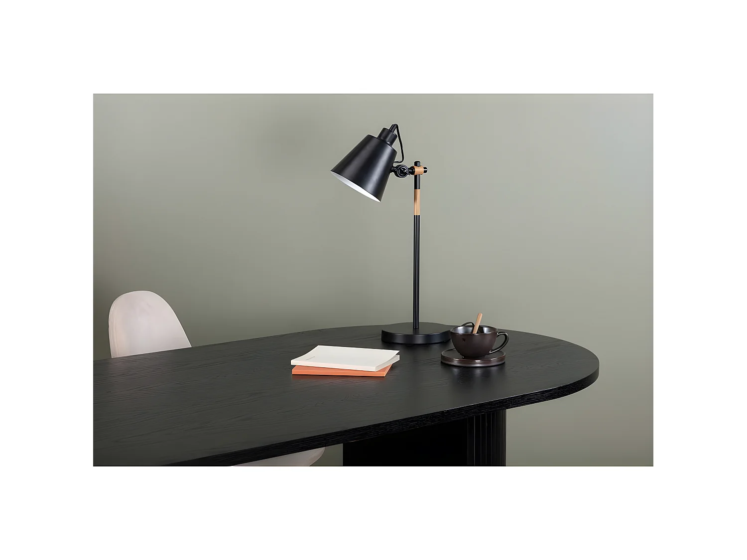 Skott verlichting tafellamp 31x18x58cm staal zwart, hout.