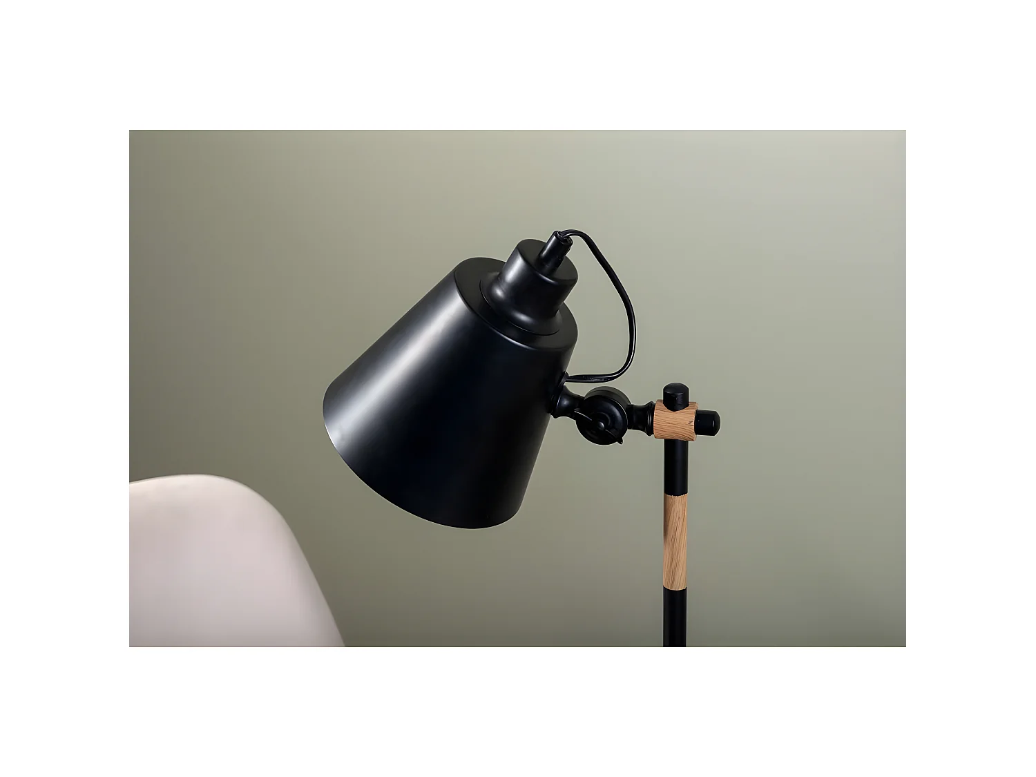 Skott verlichting tafellamp 31x18x58cm staal zwart, hout.