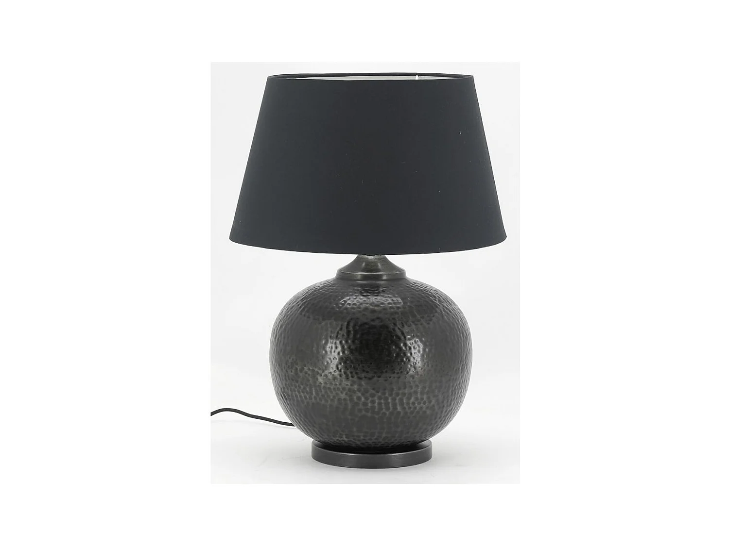 Pied de lampe en métal martelé