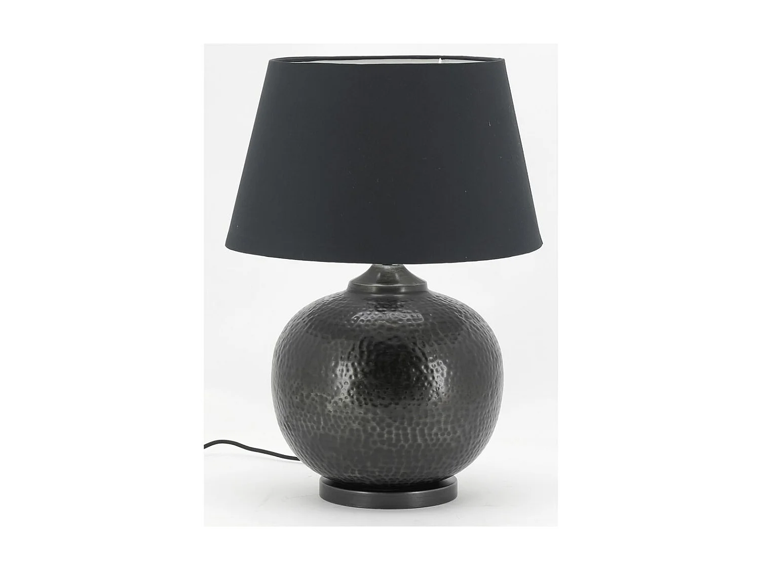 Pied de lampe en métal martelé