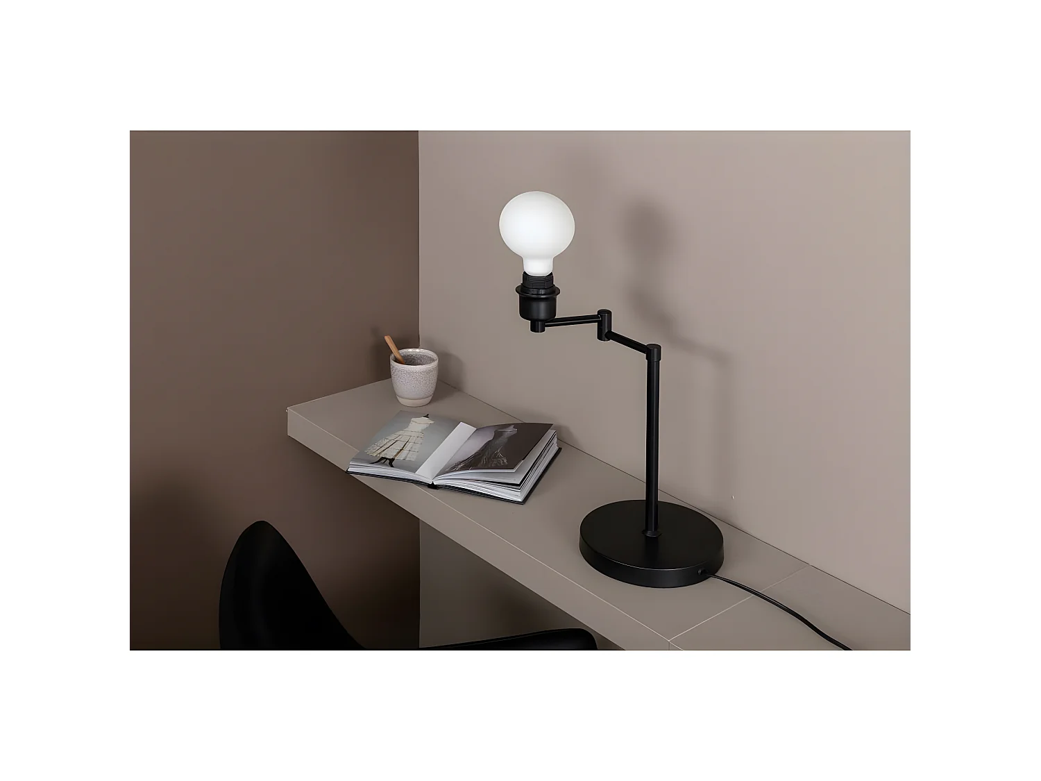 Tischlampe aus Stahl Virro