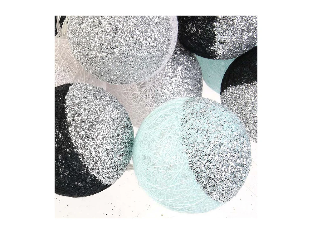 Guirlande Lumineuse à Led "16 Boules" 300cm Noir