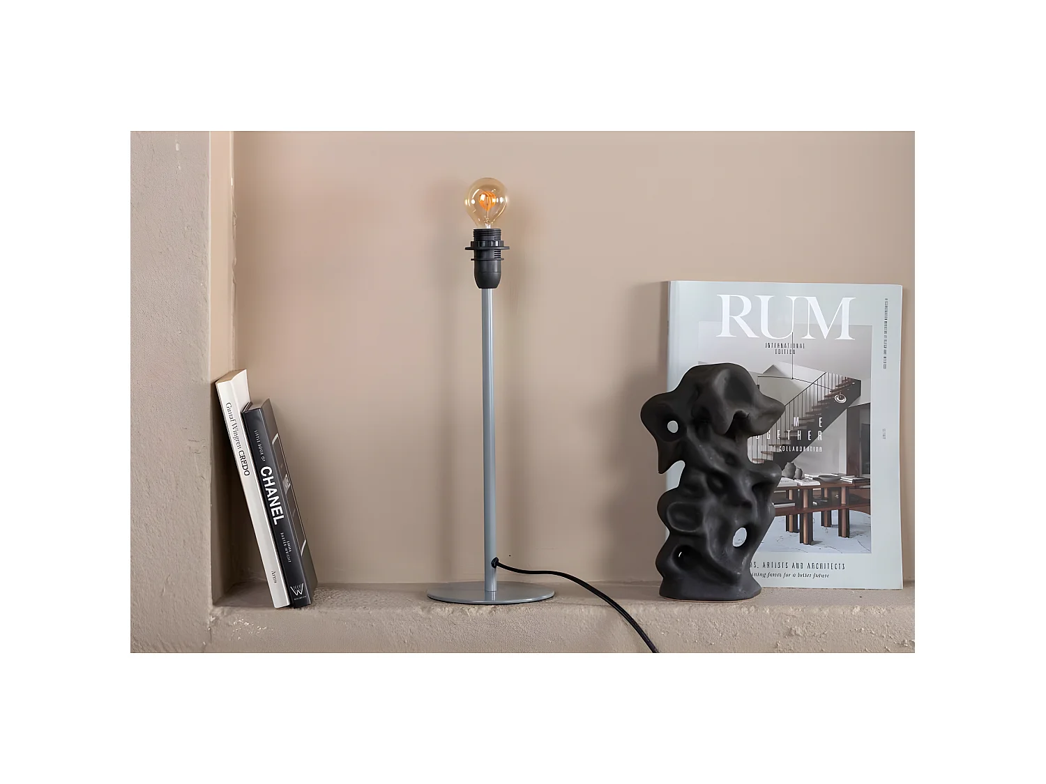 Dasir verlichting tafellamp 12x12x42,4cm  grijs, zwart.