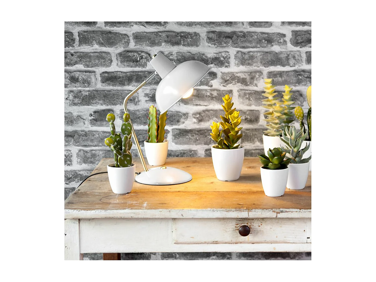 Stehlampe aus Metall "Hood"