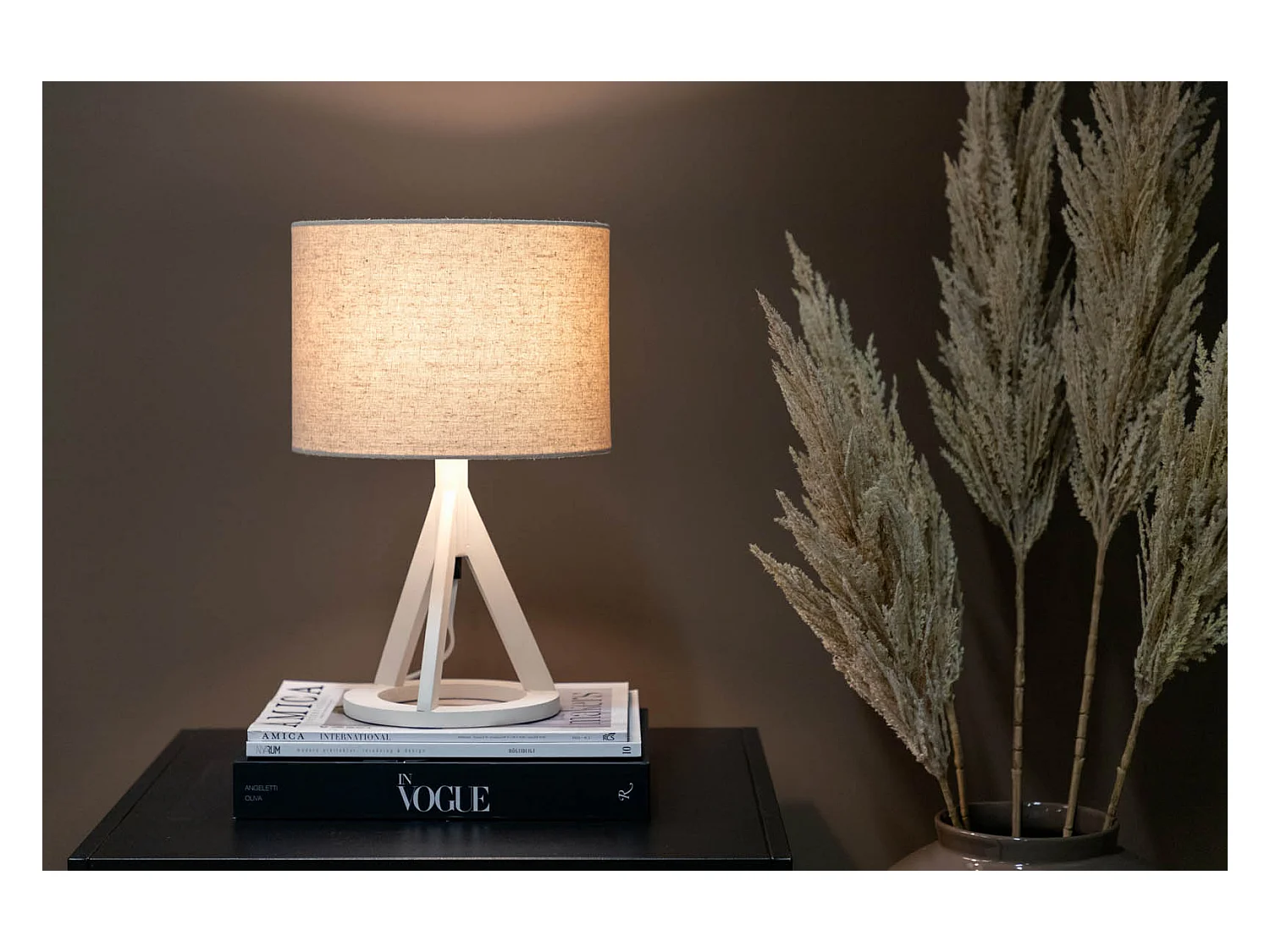 Tischlampe aus Gummibaum und Leinen Kona