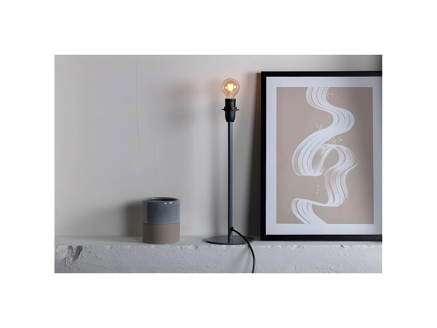 Dasir verlichting tafellamp 12x12x42,4cm lichtgrijs.